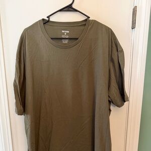 True Classic - Classic Curved Hem Crew Neck - Olive Green